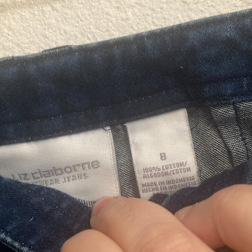 FINAL MARKDOWN Liz Claiborne capris 8 - Picture 3 of 4